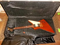 GIBSON EXPLORER 2005 USA ANTIQUE NATURAL ELECTRIC GUITAR WITH HARDSHELL CASE