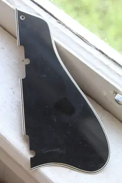 VINTAGE GIBSON PICKGUARD ES-175 ? OTHER MODEL?