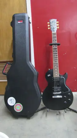 2012 GIBSON LES PAUL SPECIAL EBONY SATIN FINISH W HARD CASE