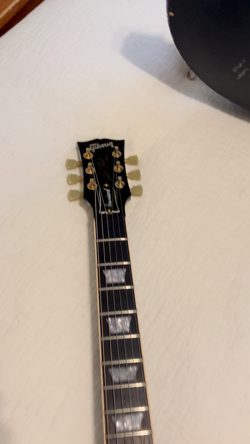 2003 GIBSON LES PAUL STANDARD BLACK & GOLD WITH 70'S GIBSON VINTAGE GUITAR CASE