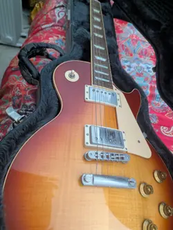 GIBSON LES PAUL CLASSIC CHERRY SUNBURST UNIQUE AMAZING GUITAR