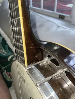 BANJO.