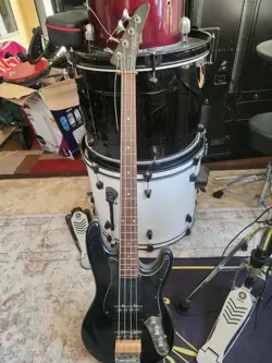 GIBSON BASS GUITAR 1993 BLACK