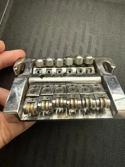 2200 TREMOLO