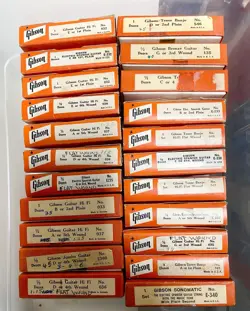 GIBSON VINTAGE STRINGS - LISTING PRICE IS PER ONE BOX - MESSAGE WHICH ONE WANTED