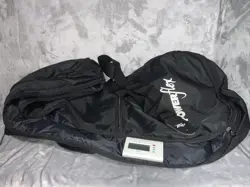 BLACK ELECTRIC GUITAR CASE USED. GREAT CONDITION FENDER GIBSON GIG BAG