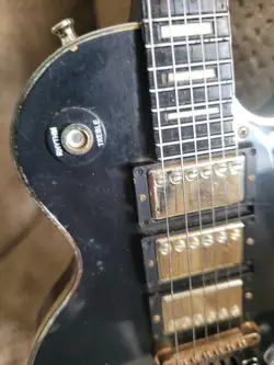 VINTAGE GIBSON GUITAR AND AMP PHONE WITH SONG RINGTONES THIS IS A PHONE