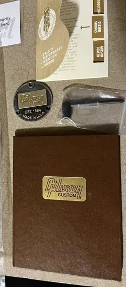 SHOP CASE CANDY