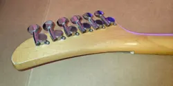 STRATOCASTER-STYLE