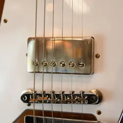 VIBROLA ELECTRIC GUITAR