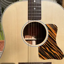 GUITAR ANTIQUE