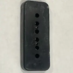 ONE VINTAGE 1960'S GIBSON P-90 PICKUP COVER UC 452 B