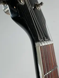 GUITAR BLACK