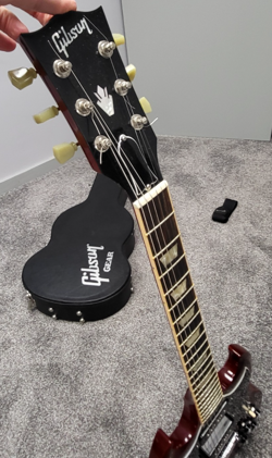 GUITAR WITH STRAP