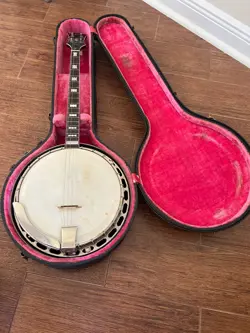 GIBSON MASTERTONE BANJO. I THINK ITS A 1962 MODEL.