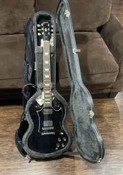 2004 GIBSON SG STANDARD WITH OHSC -