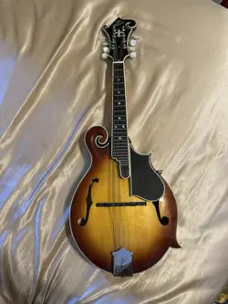 FLAT IRON MANDOLIN BY GIBSON IN CHERRY SUNBURST