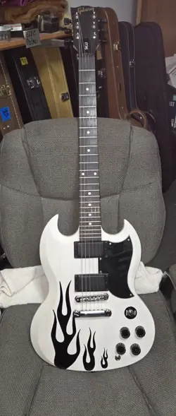 2013 GIBSON SGJ ELECTRIC GUITAR - RUBBED WHITE (USED)