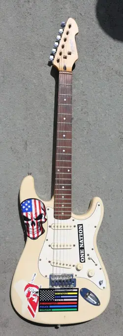 VINTAGE PEAVEY INERTNATIONAL SERIES RAPTOR TM 1, SERIAL NUMBER 5059612 GUITAR