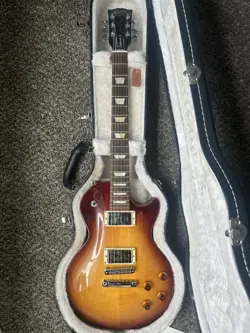 2012 GIBSON LES PAUL DELUXE WITH HARDSHELL CASE