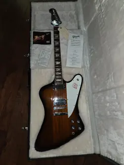 2011 GIBSON FIREBIRD V GUITAR ALL ORIGINAL LOCKING TUNERS AND HARD SHELL CASE