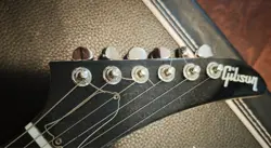 CLASSIC WHITE GUITAR