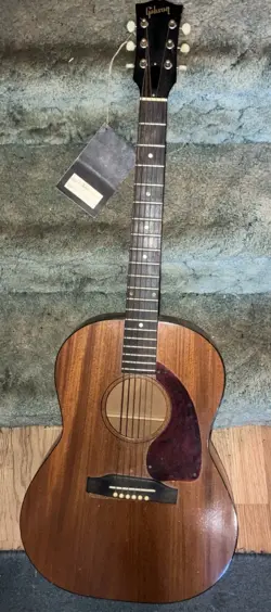 GIBSON B15 ACOUSTIC GUITAR W/ HARD CASE