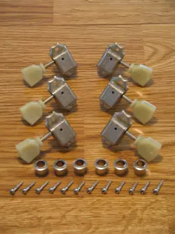 GIBSON 2004 USA GOTOH NICKEL DELUXE REISSUE TUNERS W/ GREEN KEYS