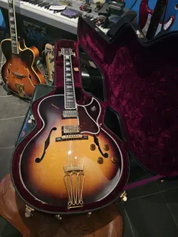 2015 GIBSON BYRDLAND GUITAR