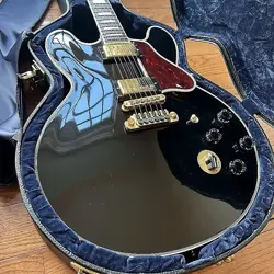 KING LUCILLE CROWN