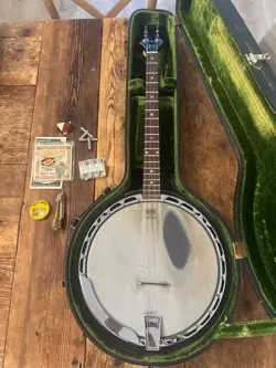 GIBSON TB-100 TENOR BANJO WITH CASE AND EXTRAS