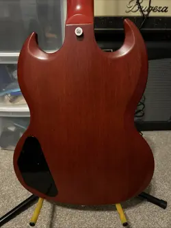 ELECTRIC GUITAR W/CASE
