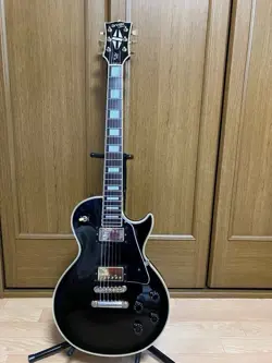CUSTOM BLACK S/N
