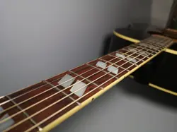 ACOUSTIC ELECTRIC GUITAR-CLEAN