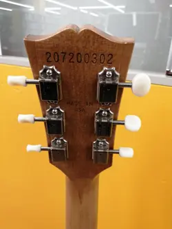 ELECTRIC GUITAR WALNUT