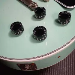 LES PAUL LIGHT