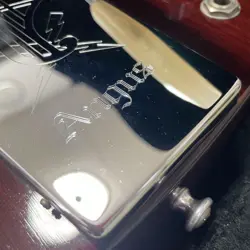SIGNATURE ELECTRIC GUITAR