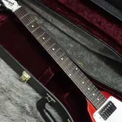 GIBSON CUSTOM SHOP 1967 FLYING V VIBROLA SPARKLING BURGUNDY