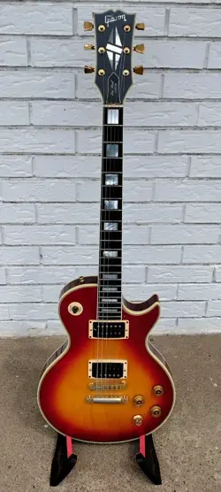 GIBSON LES PAUL CUSTOM ELECTRIC GUITAR SIGNED W/HSC! -LL