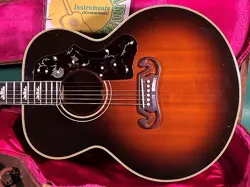 GIBSON J 200 VS