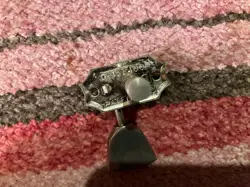 TUNERS TUNING PEGS