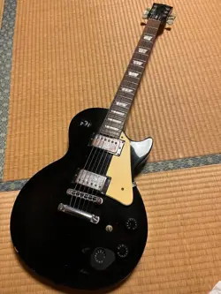 GIBSON LESPAUL STUDIO / ELECTRIC GUITAR W/ ORIGINAL HC