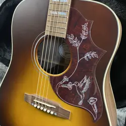 HUMMINGBIRD STUDIO WALNUT