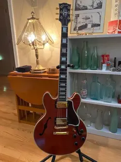 2004 GIBSON CUSTOM SHOP CS-356 GUITAR W/COA AND OHSC EXCELLENT CONDITION. $4,199