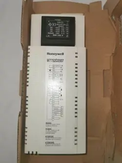 HONEYWELL W7752D2007 UNIT CONTROLLER