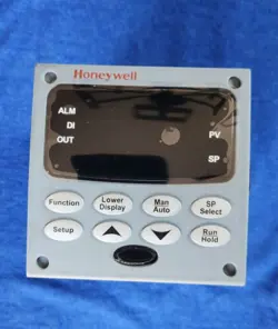HONEYWELL DC3200-CE-000R-100-10000-E0-0 UDC CONTROLLER NEW