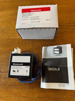 NEW HONEYWELL Q652B1006 TRANSFORMER SOLID STATE IGNITOR