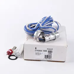 1PCS NEW HONEYWELL C7035A1056 C7035A 1056 FLAME DETECTOR