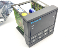 TEMPERATURE CONTROLLER UDC2000