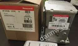 1PC NEW IN BOX HONEYWELL M7284A-1004 M7284A1004 MODUTROL MOTOR